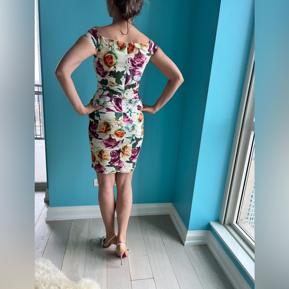 Nicole Miller flower sexy and elegant dress - Picture 9 of 9